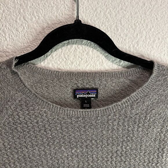 Flawed Patagonia Women's Capilene Air Crew Gray Large - Picture 3 of 8